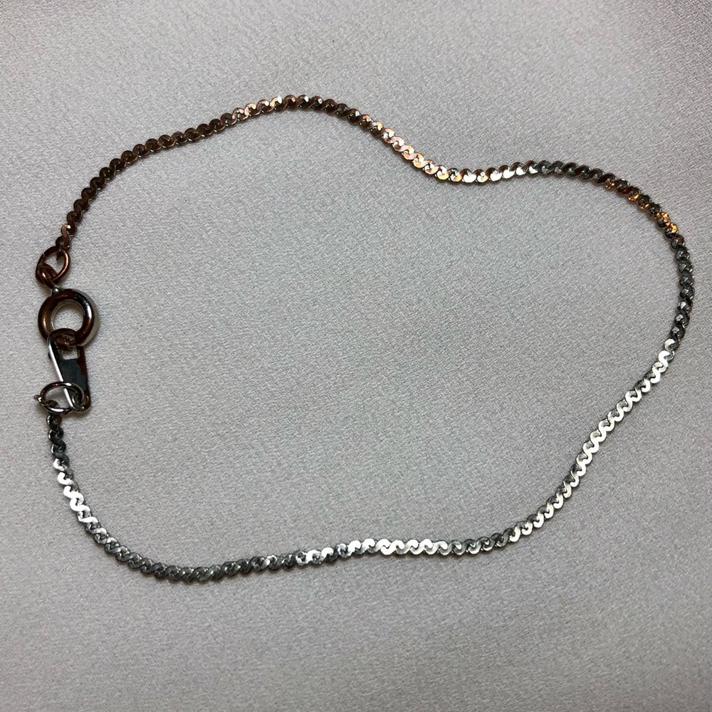 FREE w $10+ purchase! ✨Dainty silver-tone bracelet